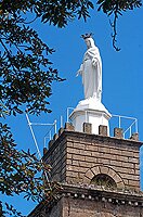 Le clocher et la vierge:: viergebig